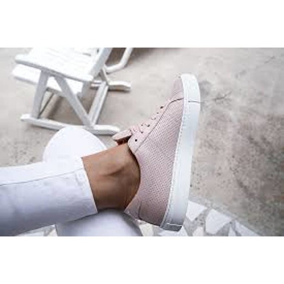 GREATS BROOKLYN Women's Pink The Royale Perforated Leather Sneakers size 8.5 - Picture 1 of 12